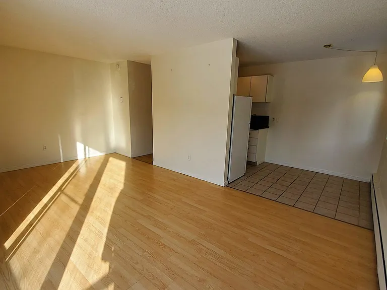 1724 10a St SW #206 — Photo 16