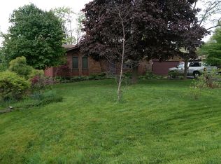 1099 Genella St, Waterford, MI 48328