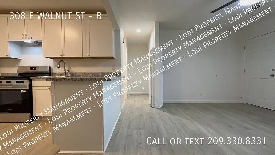 2 Bedroom Remodeled Apartment — Photo 1