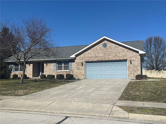 3rd image of 918 Stratford Dr