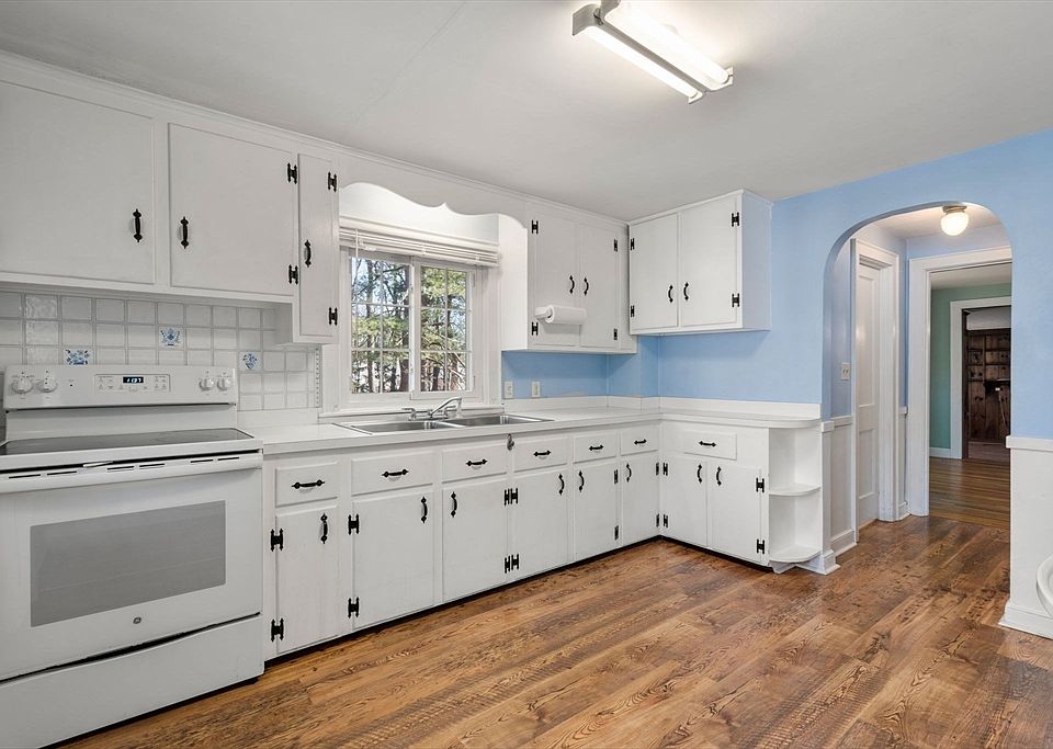 94 Spruce St, Framingham, MA 01701 Zillow