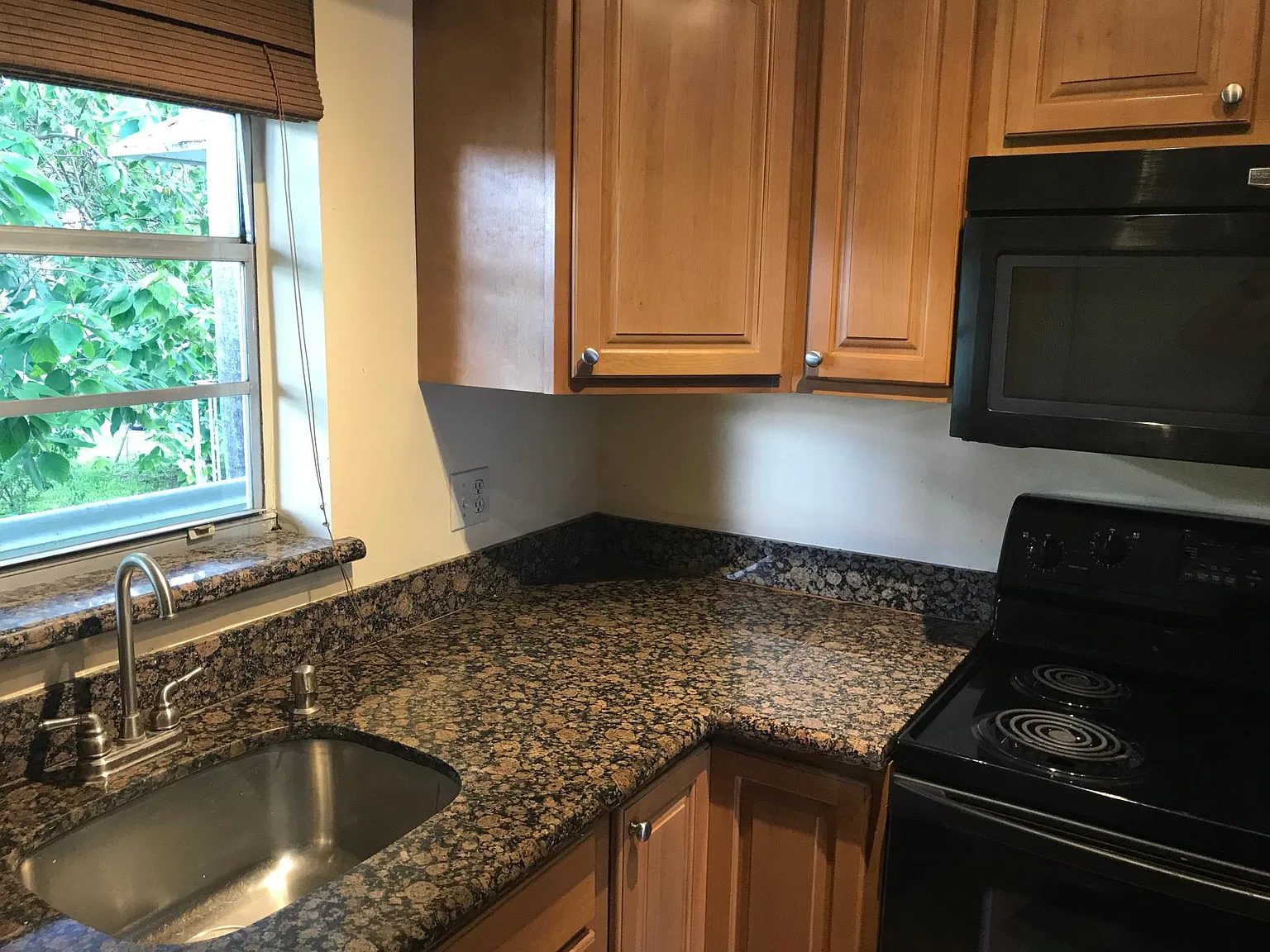 2 bed, 730 sqft, $2,100 — Photo 4