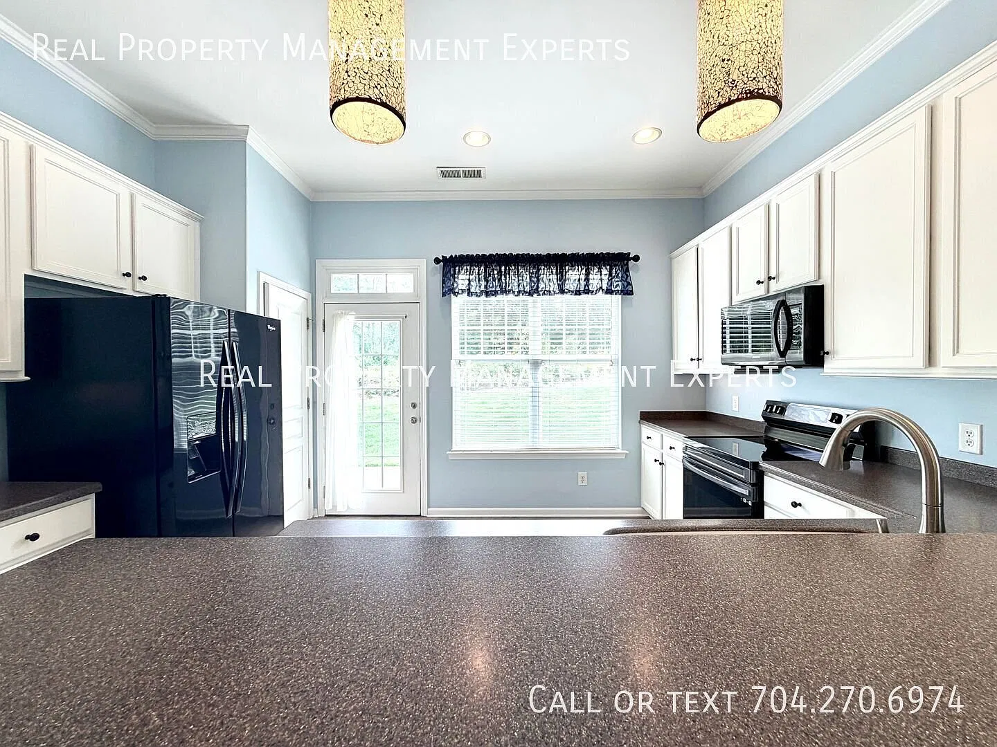 Beautiful 2BR/2BA townhouse in Belmont! — Photo 3