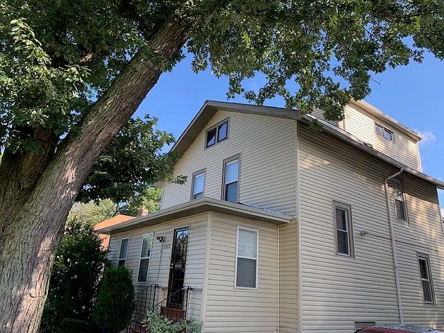 2nd image of 1513 W 104th St