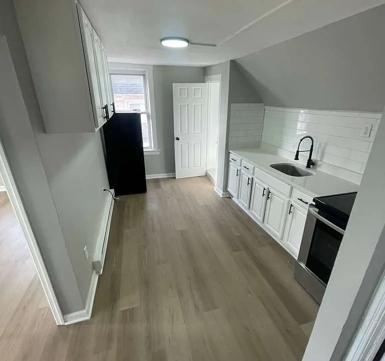 18 N 19th St #3A