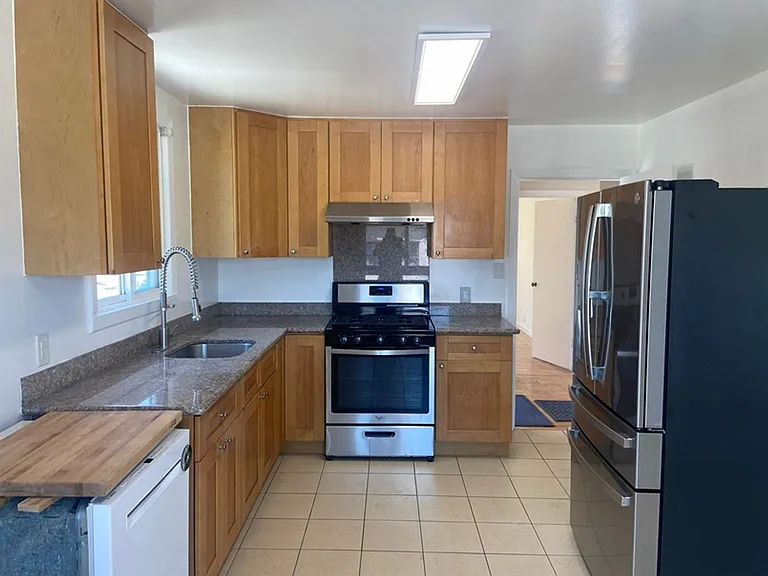 1395 Oakdale Ave — Photo 7