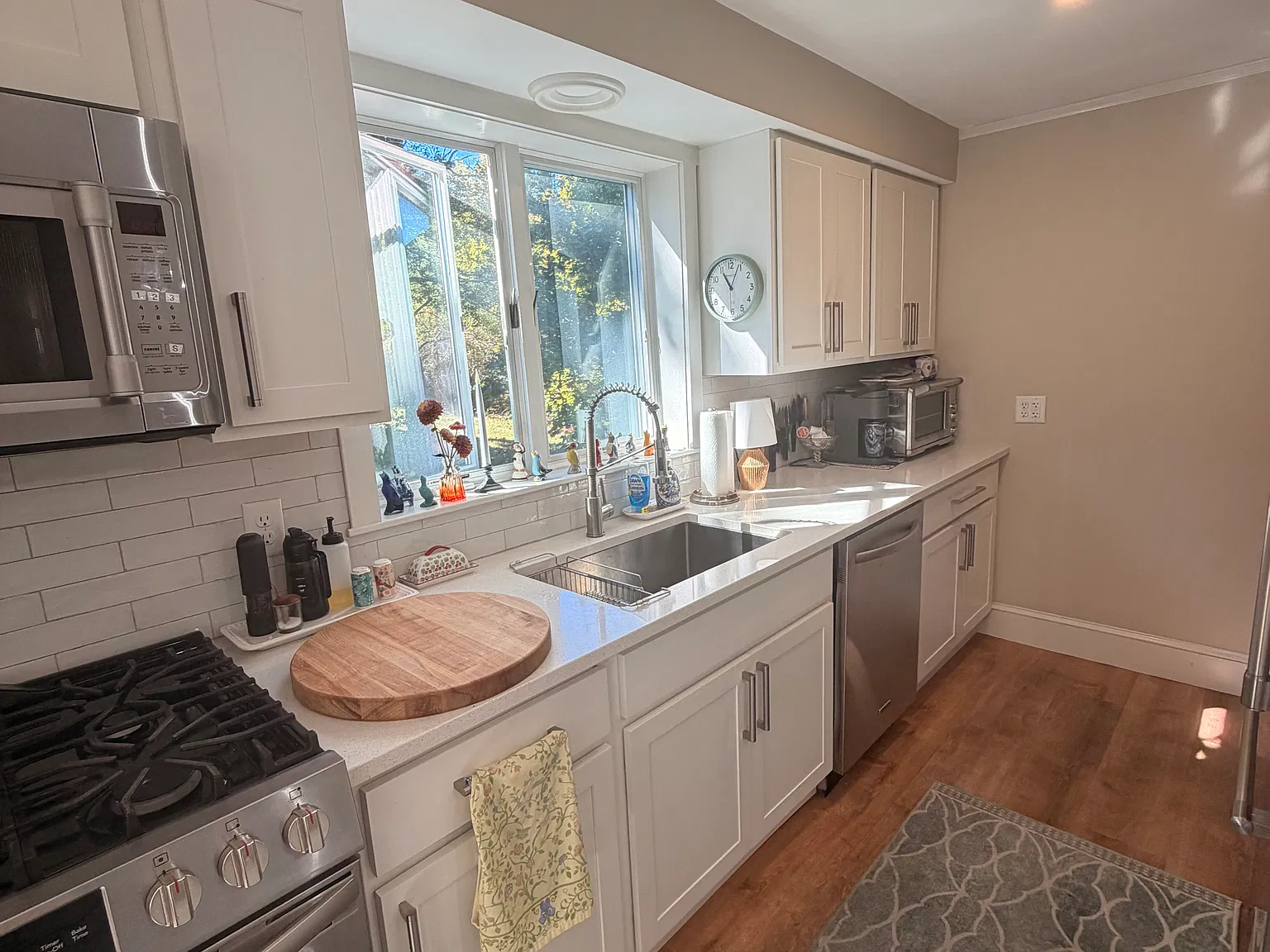 2 bed, 1300 sqft, $2,995 — Photo 4