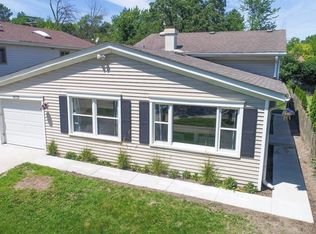 1639 Clavey Rd, Highland Park, IL 60035