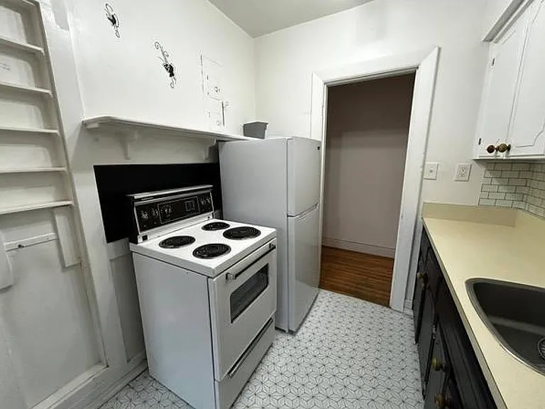 1086 W 10th Ave #6 — Photo 10