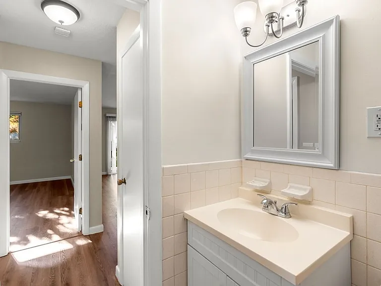 87 Cedar St #5 — Photo 21