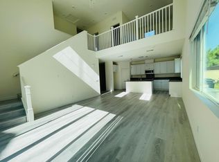 7023 Montecito Ln, Corona, CA 92880