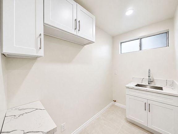 2nd image of 20445 Saticoy St #867c15fb1