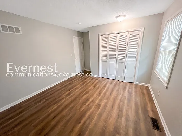 9805 N Wayne Ave — Photo 19