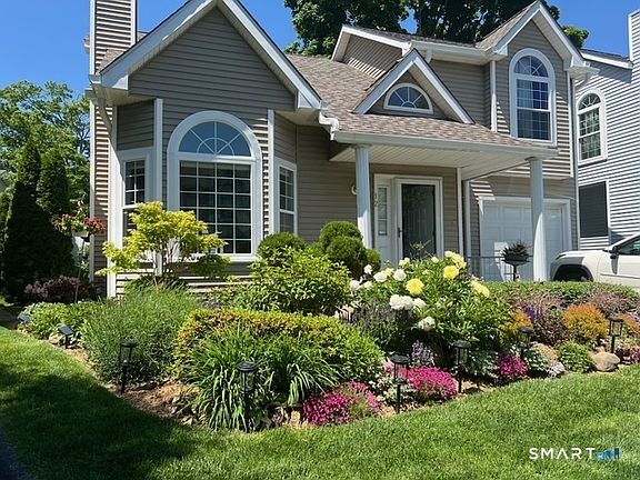 2nd image of 596 Glenbrook Road APT 12