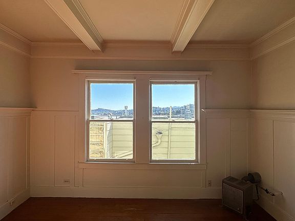 2nd image of 899 Oak St APT 7