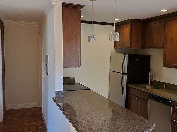 5th image of 1126 Cherry Ave APT 71