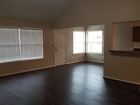 Living room to Breakfast