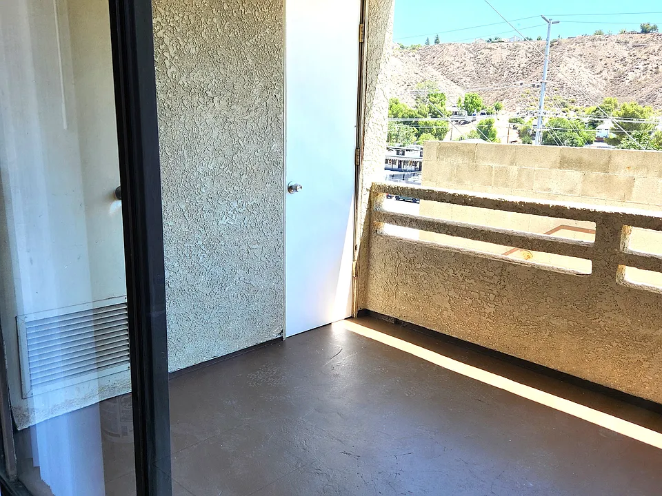 Deck, Closet and view.
