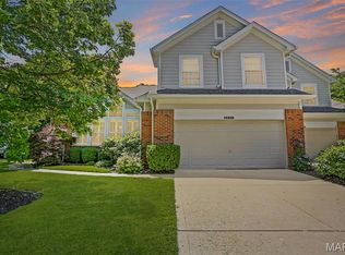 16858 Chesterfield Bluffs Cir, Chesterfield, MO 63005