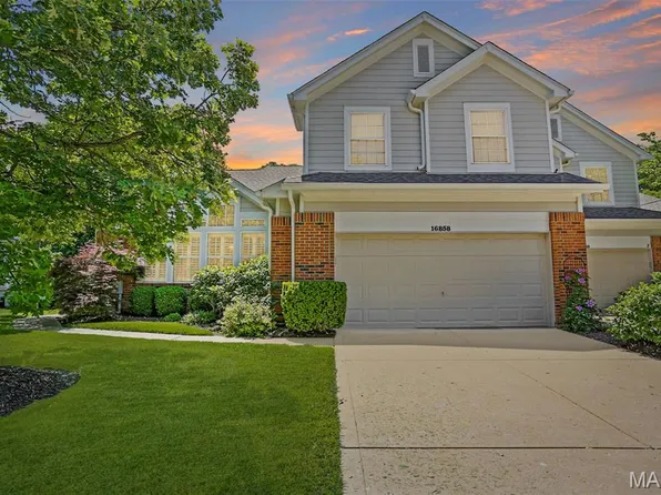 16858 Chesterfield Bluffs Cir, Chesterfield, MO 63005