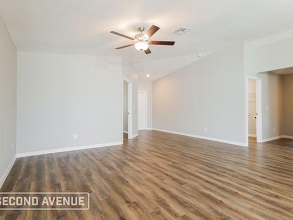 3rd image of 1423 NE 16th Pl