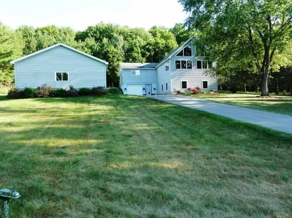 350 Warner Creek Trl, Boyne City, MI 49712