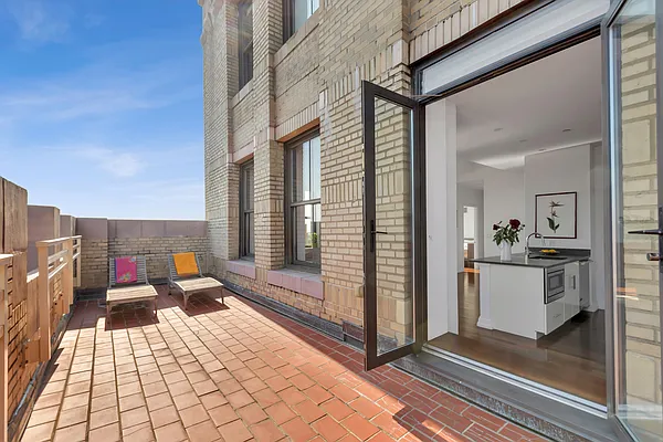 Sold by Compass | media 11