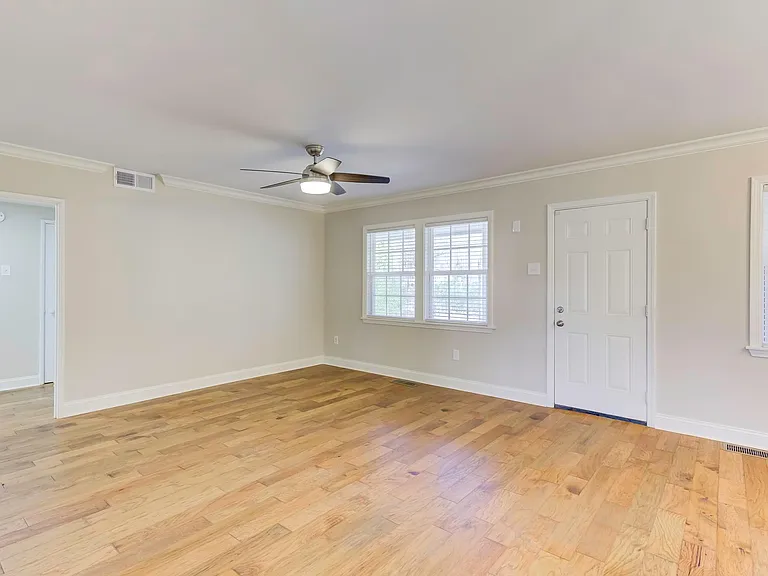 464 S White Station Rd — Photo 28