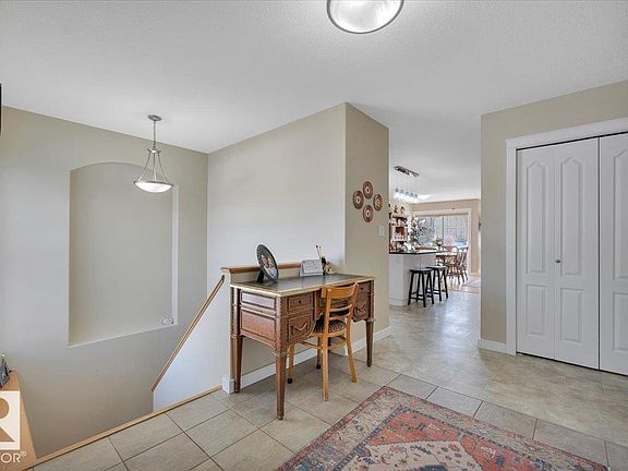 4th image of 51 Ridgehaven Cres