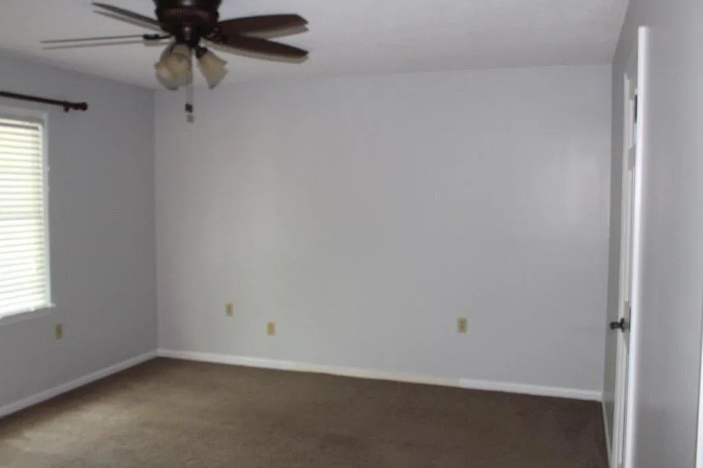 2 bed, 1359 sqft, $1,300 — Photo 4