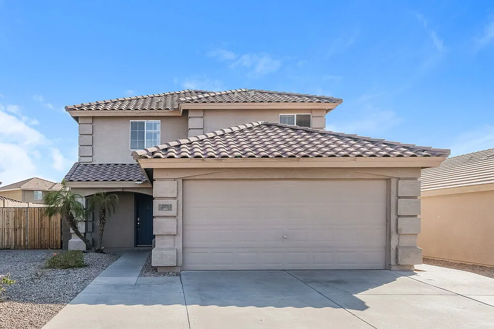 4 bed, 2.0 bath, 1831 sqft, $1,915 — Photo 1