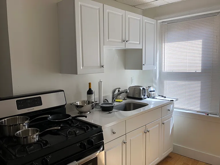 10 Wiget St #6 — Photo 31