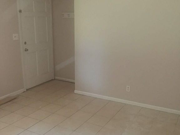 3rd image of 114 Burkshire Ct #A