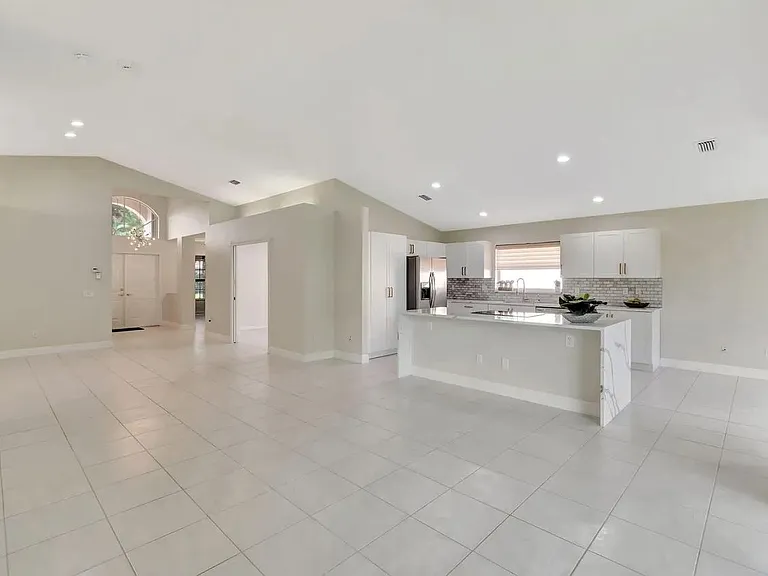 7893 Stanza St — Photo 5