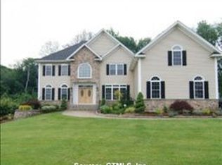 154 Cornerstone Dr, South Windsor, CT 06074