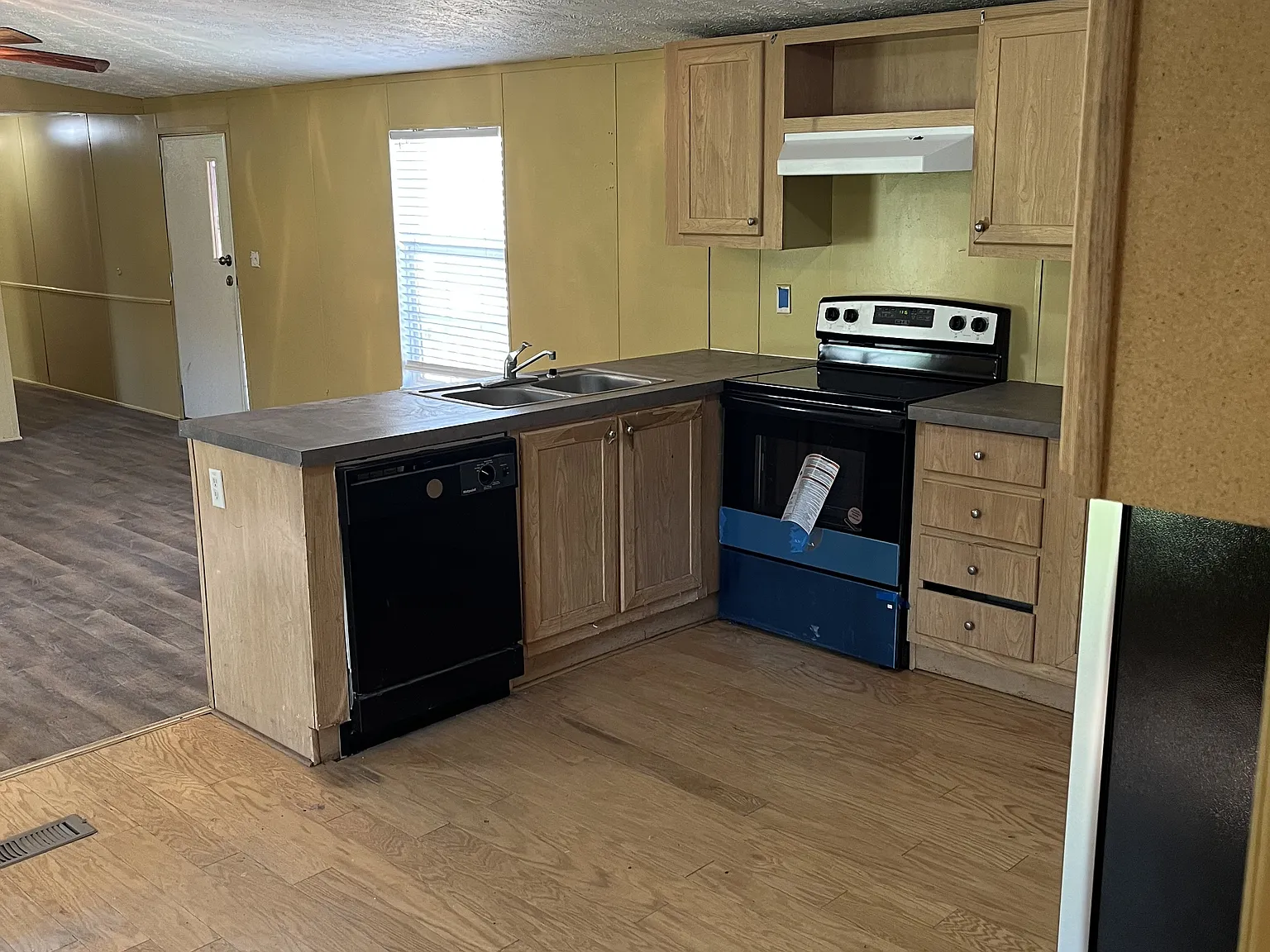 4 bed, 1216 sqft, $1,350 — Photo 4