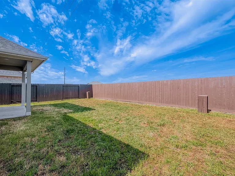 7446 French Quarter Ct — Photo 29