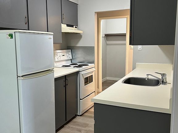 2nd image of 11933 223rd St