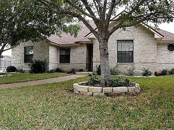 1st image of 2409 Park Wood Dr