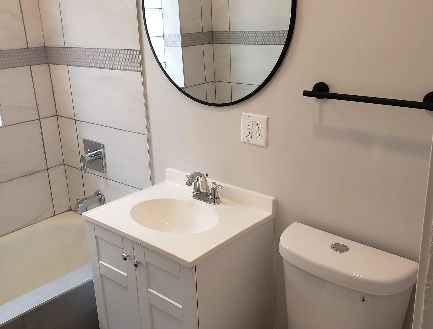 2 bed, 1100 sqft, $1,899 — Photo 2