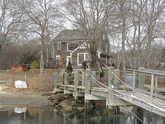 4th image of 245 Cove Point Rd W