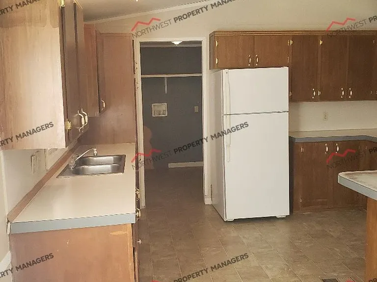 2495 NE Kresky Ave — Photo 7