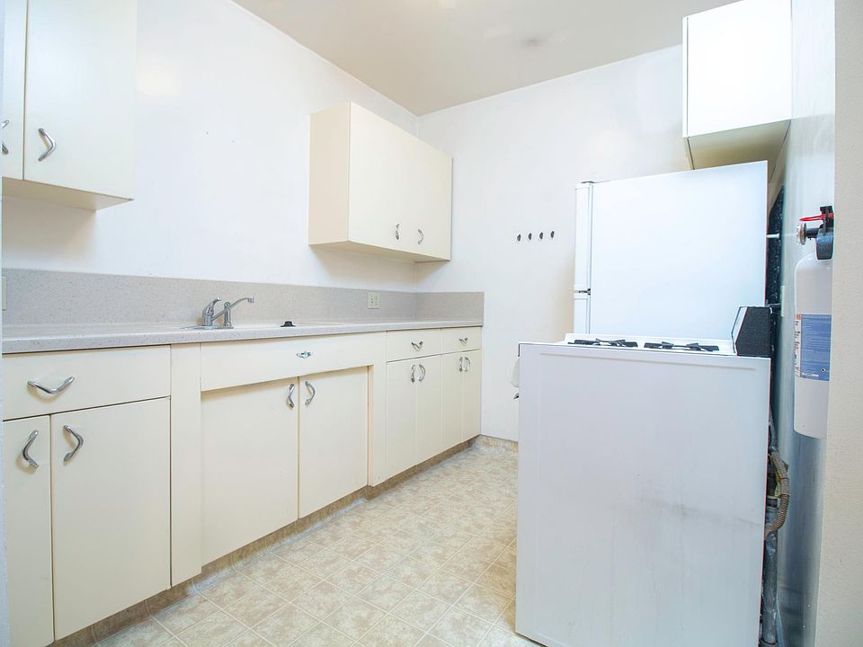 2nd image of 610 E California Blvd APT 3