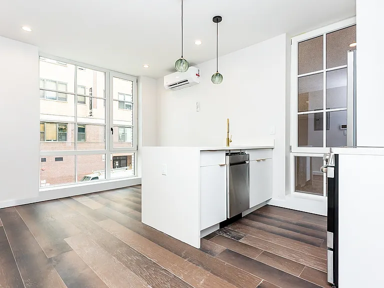 160 20th St #2A — Photo 9