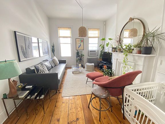 3rd image of 134 N 10th St APT 3L