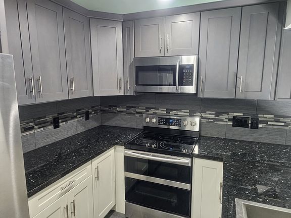 3rd image of 4252 Van Dyke Ave #2