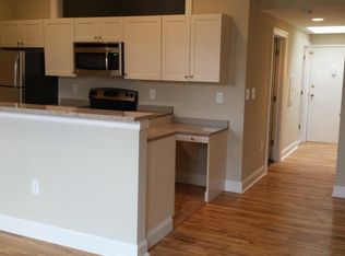 922 Pine St APT 3F, Philadelphia, PA 19107