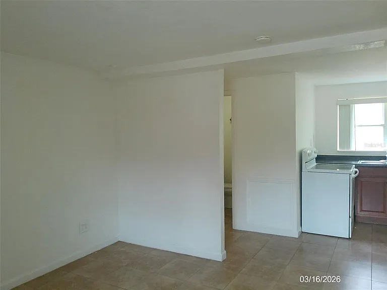 808 S Central Ave — Photo 7