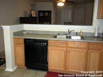 3rd image of 215 Adelaide Oaks