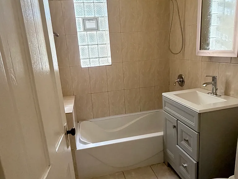4106 N Damen Ave #1 — Photo 14